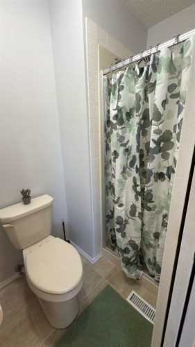 307 6 Avenue West, Hanna, AB 