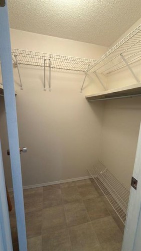 307 6 Avenue West, Hanna, AB 