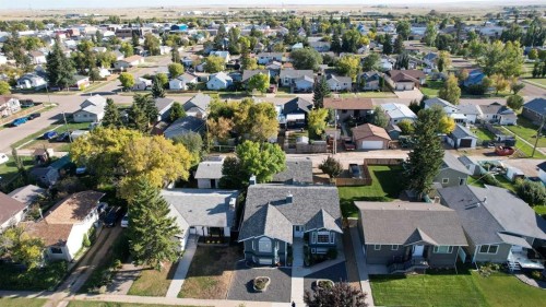 307 6 Avenue West, Hanna, AB 