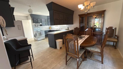 307 6 Avenue West, Hanna, AB 