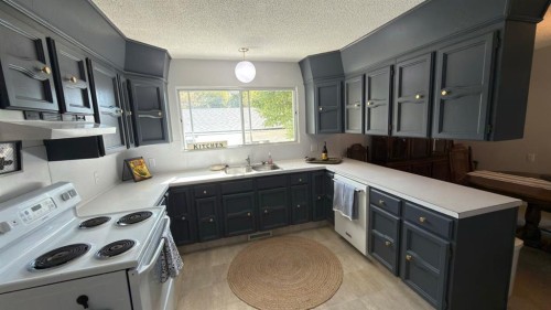 307 6 Avenue West, Hanna, AB 