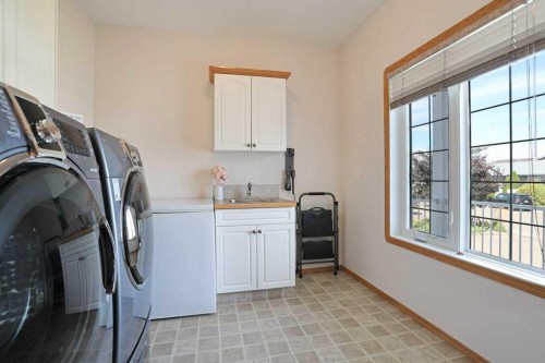 75 Sunset Crescent Sw, Medicine Hat, AB 