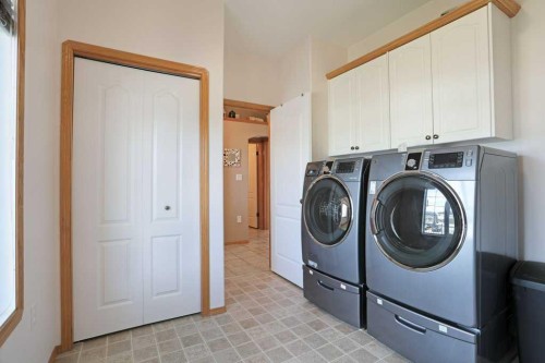 75 Sunset Crescent Sw, Medicine Hat, AB 