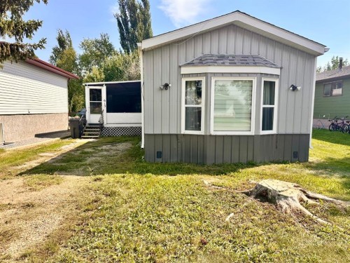 613 Iris Street, Rosemary, AB 