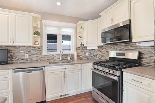 3 Ash Street West, Brooks, AB 