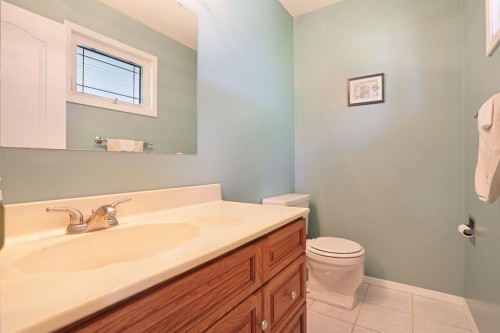 3 Ash Street West, Brooks, AB 