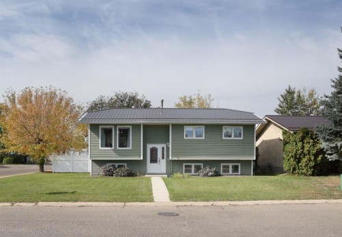 3 Ash Street West, Brooks, AB 