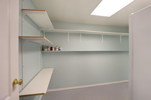 3 Ash Street West, Brooks, AB 