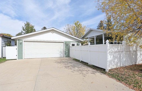 3 Ash Street West, Brooks, AB 