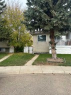 52 Westbrook Crescent WEST Brooks, AB T1R 0A9