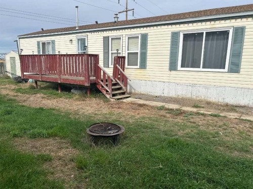 28 Maple Drive West, Brooks, AB 