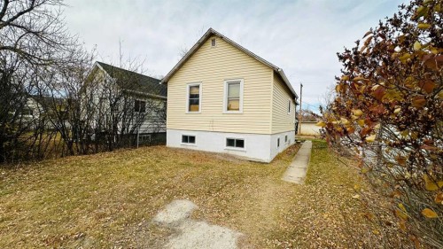 620 3 Avenue WEST Drumheller, AB T0J 0Y3