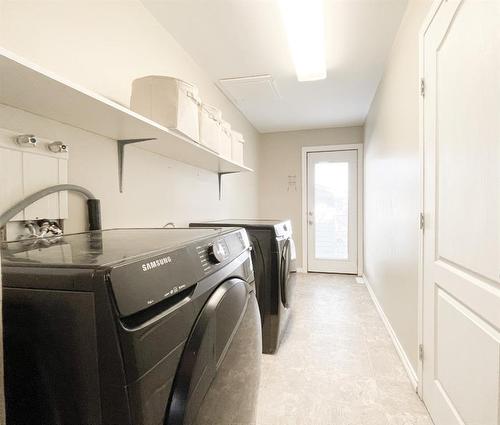 5407 48 Street, Provost, AB - Indoor Photo Showing Laundry Room