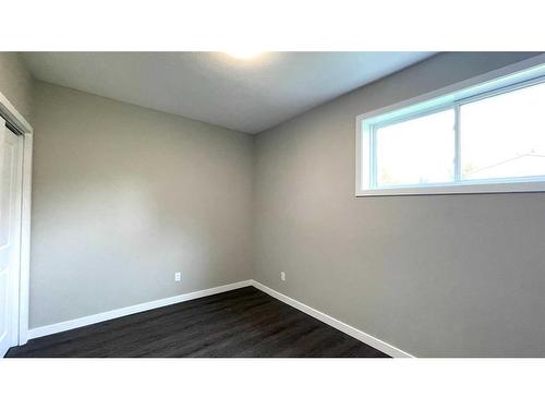 1102 9Th Ave., Wainwright, AB - Indoor Photo Showing Other Room
