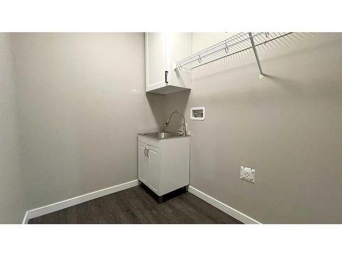 1102 9Th Ave., Wainwright, AB - Indoor Photo Showing Laundry Room