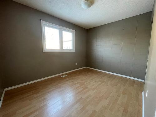 --5675 43 Street, Lloydminster, AB - Indoor Photo Showing Other Room
