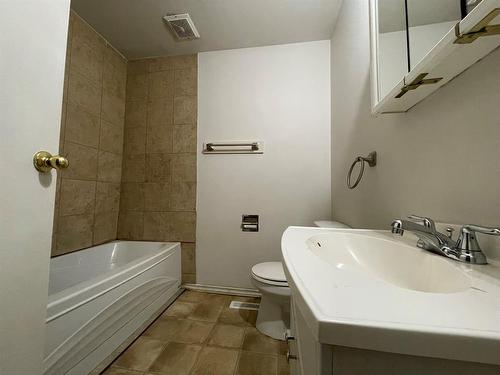 --5675 43 Street, Lloydminster, AB - Indoor Photo Showing Bathroom