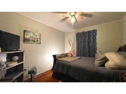 4936 50 Street, Amisk, AB - Indoor Photo Showing Bedroom