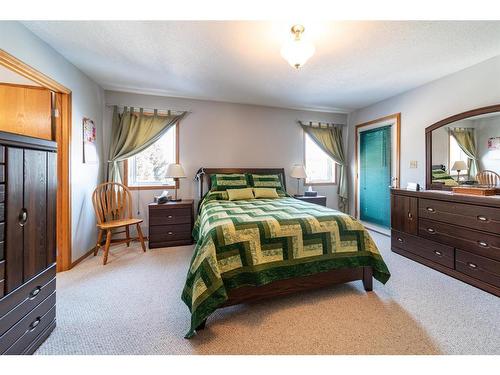 2526 10 Avenue, Wainwright, AB - Indoor Photo Showing Bedroom