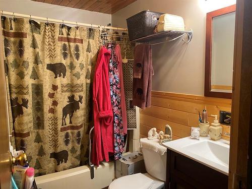 5503 51 Street, Edgerton, AB - Indoor Photo Showing Bathroom