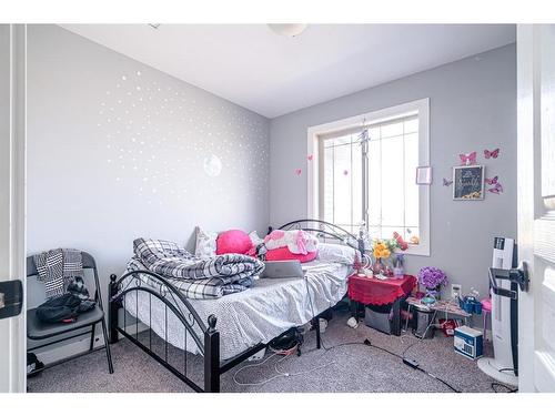 27-3390 72 Avenue, Lloydminster, AB - Indoor Photo Showing Bedroom