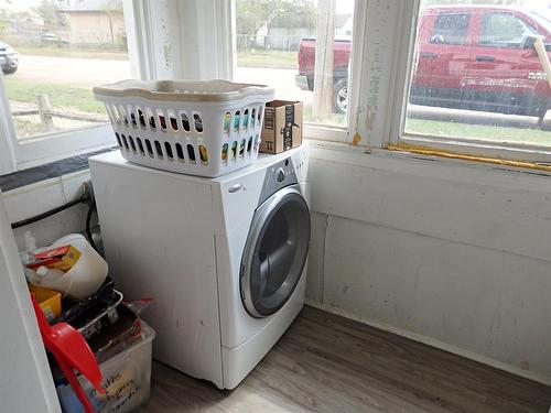 5310 46 Avenue, Vermilion, AB - Indoor Photo Showing Laundry Room