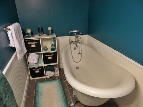 4802 53 Avenue, Vermilion, AB - Indoor Photo Showing Bathroom