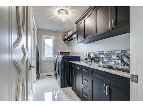 1703 59A Avenue, Lloydminster, AB - Indoor Photo Showing Laundry Room