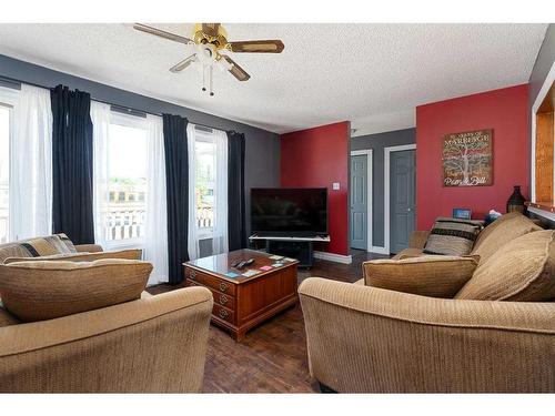 2909 47 Avenue, Lloydminster, SK - Indoor Photo Showing Living Room