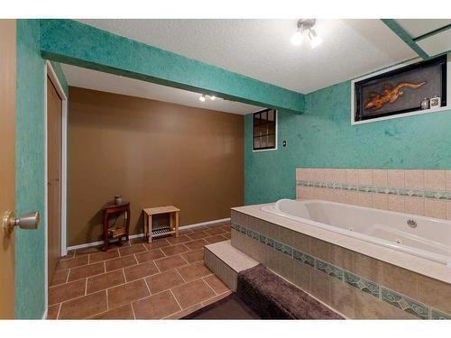2909 47 Avenue, Lloydminster, SK - Indoor Photo Showing Bathroom