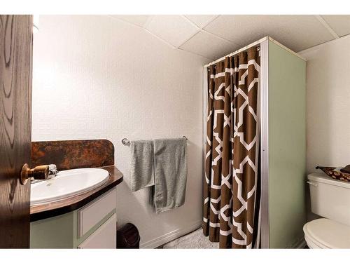2909 47 Avenue, Lloydminster, SK - Indoor Photo Showing Bathroom
