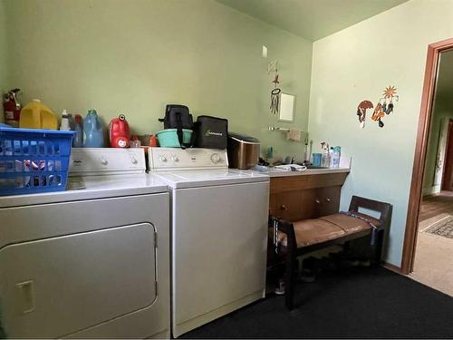 5124 50 Street, Edgerton, AB - Indoor Photo Showing Laundry Room