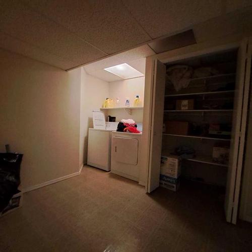 4113 52 Avenue, Lloydminster, AB - Indoor Photo Showing Laundry Room