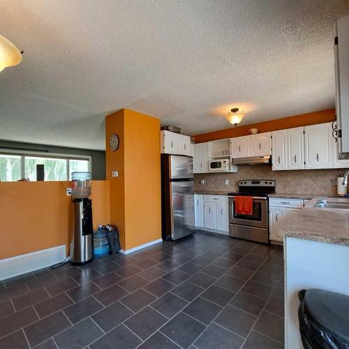 4113 52 Avenue, Lloydminster, AB - Indoor Photo Showing Kitchen With Double Sink