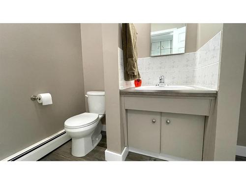 5340 52 Street, Provost, AB - Indoor Photo Showing Bathroom