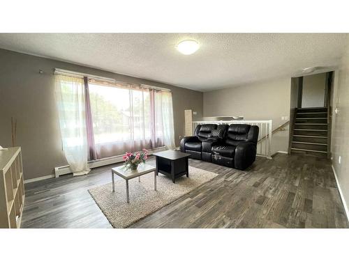 5340 52 Street, Provost, AB - Indoor Photo Showing Living Room
