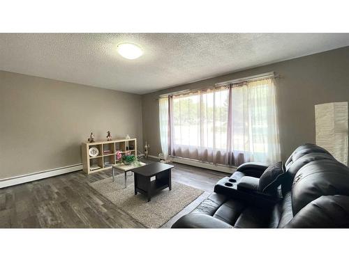5340 52 Street, Provost, AB - Indoor Photo Showing Living Room