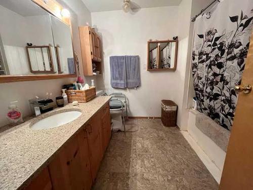 Se 13-55-2-W4Th, Rural Vermilion River, County Of, AB - Indoor Photo Showing Bathroom