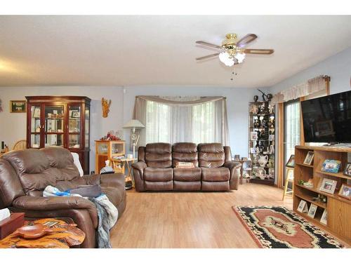 506 Loon Drive, Loon Lake, SK - Indoor Photo Showing Living Room
