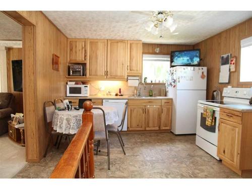 522 1 Street, Loon Lake, SK - Indoor Photo Showing Kitchen