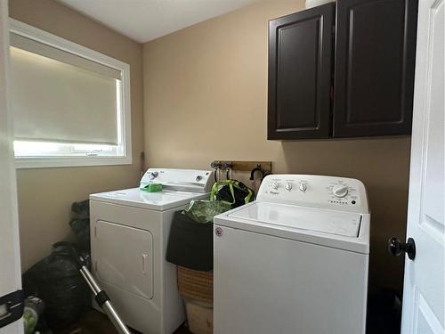 407 6 Street North, Marwayne, AB - Indoor Photo Showing Laundry Room