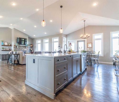 442063 Rng Rd 63, Rural Wainwright No. 61, M.D. Of, AB - Indoor Photo Showing Kitchen With Upgraded Kitchen