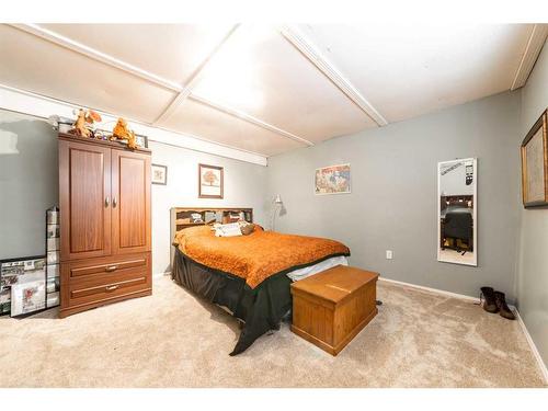 304 6 Avenue, Paradise Hill, SK - Indoor Photo Showing Bedroom