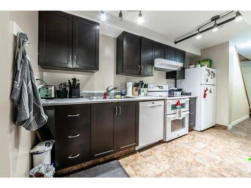 5203 46 Street, Lloydminster, AB - Indoor Photo Showing Kitchen