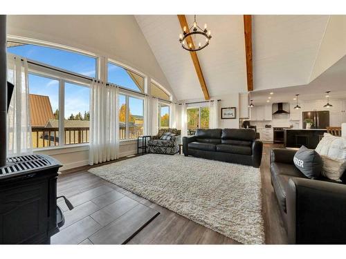 706 Willow Bay, Brightsand Lake, SK - Indoor Photo Showing Living Room