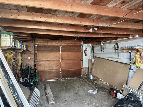 4816 53 Street, Innisfree, AB - Indoor Photo Showing Garage