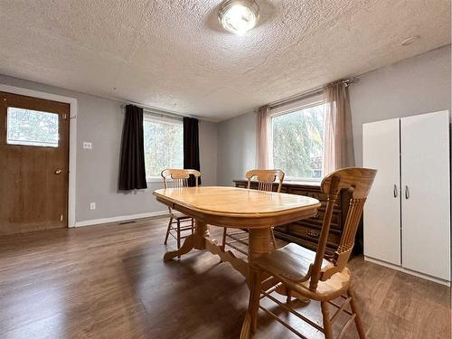 838 7 Avenue, Wainwright, AB - Indoor Photo Showing Dining Room