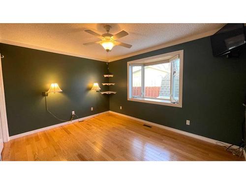 1621 4 Avenue, Wainwright, AB - Indoor Photo Showing Other Room