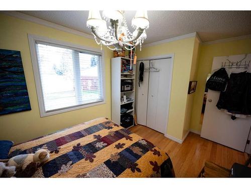 1621 4 Avenue, Wainwright, AB - Indoor Photo Showing Bedroom