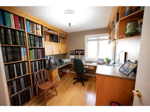 1621 4 Avenue, Wainwright, AB - Indoor Photo Showing Office